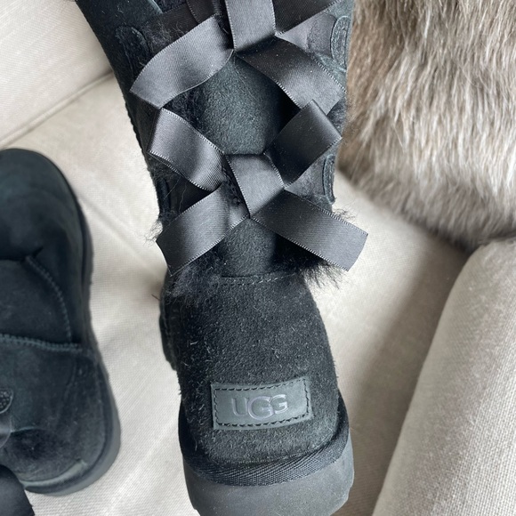UGG US 9 *Bailey Bow II BACK TO SCHOOL VERY GOOD CONDITION - Picture 5 of 6